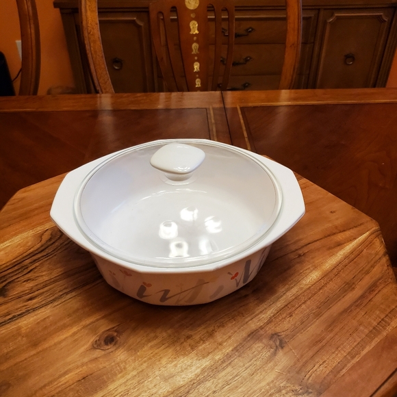 1.5 Qt Round Covered Casserole Fresh Mint (Made In Japan) by STUDIO NOVA - Picture 2 of 4